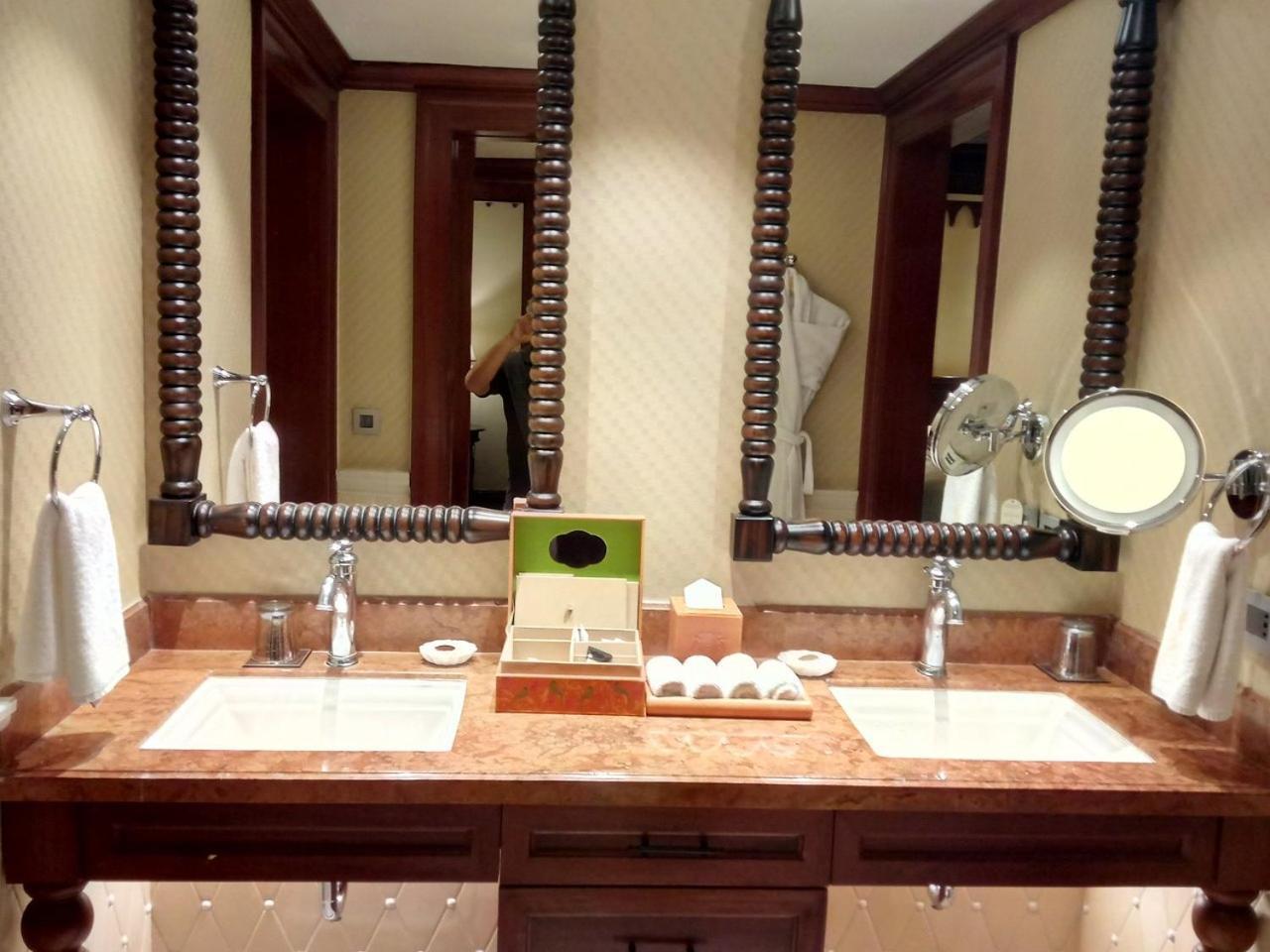 Отель Itc Grand Bharat, A Luxury Collection Retreat, Gurgaon, New Delhi Capital Region Экстерьер фото